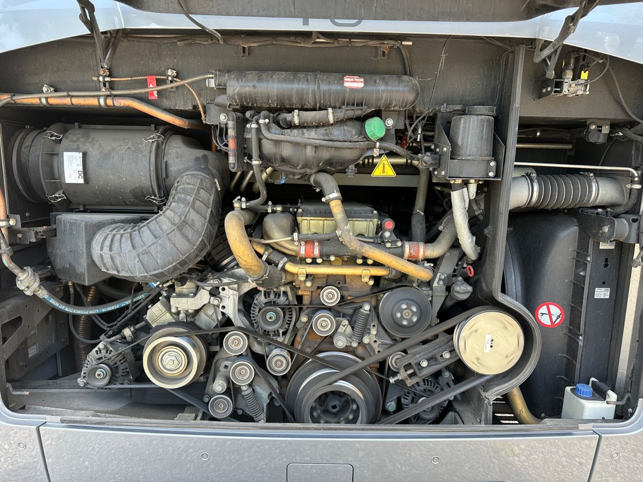 Mercedes-Benz Tourismo E 15 RHD (wenig Km*TOP*DE) - Távolsági busz: 4 kép. Mercedes-Benz Tourismo E 15 RHD (wenig Km*TOP*DE) - Távolsági busz: 4 kép.