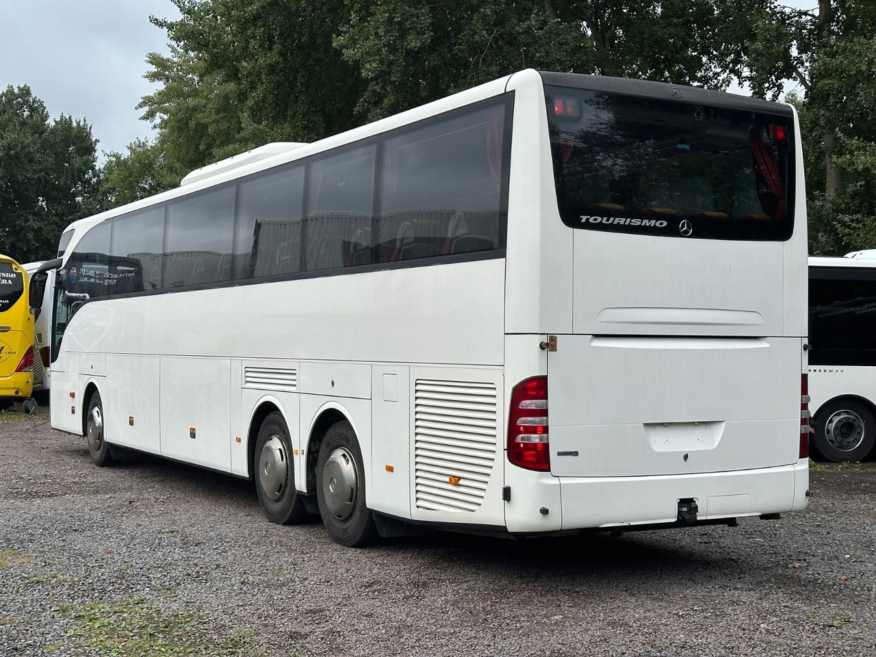 Mercedes-Benz Tourismo O350 16 RHD-M (56 Sitze*DE*TOP) - Távolsági busz: 2 kép. Mercedes-Benz Tourismo O350 16 RHD-M (56 Sitze*DE*TOP) - Távolsági busz: 2 kép.