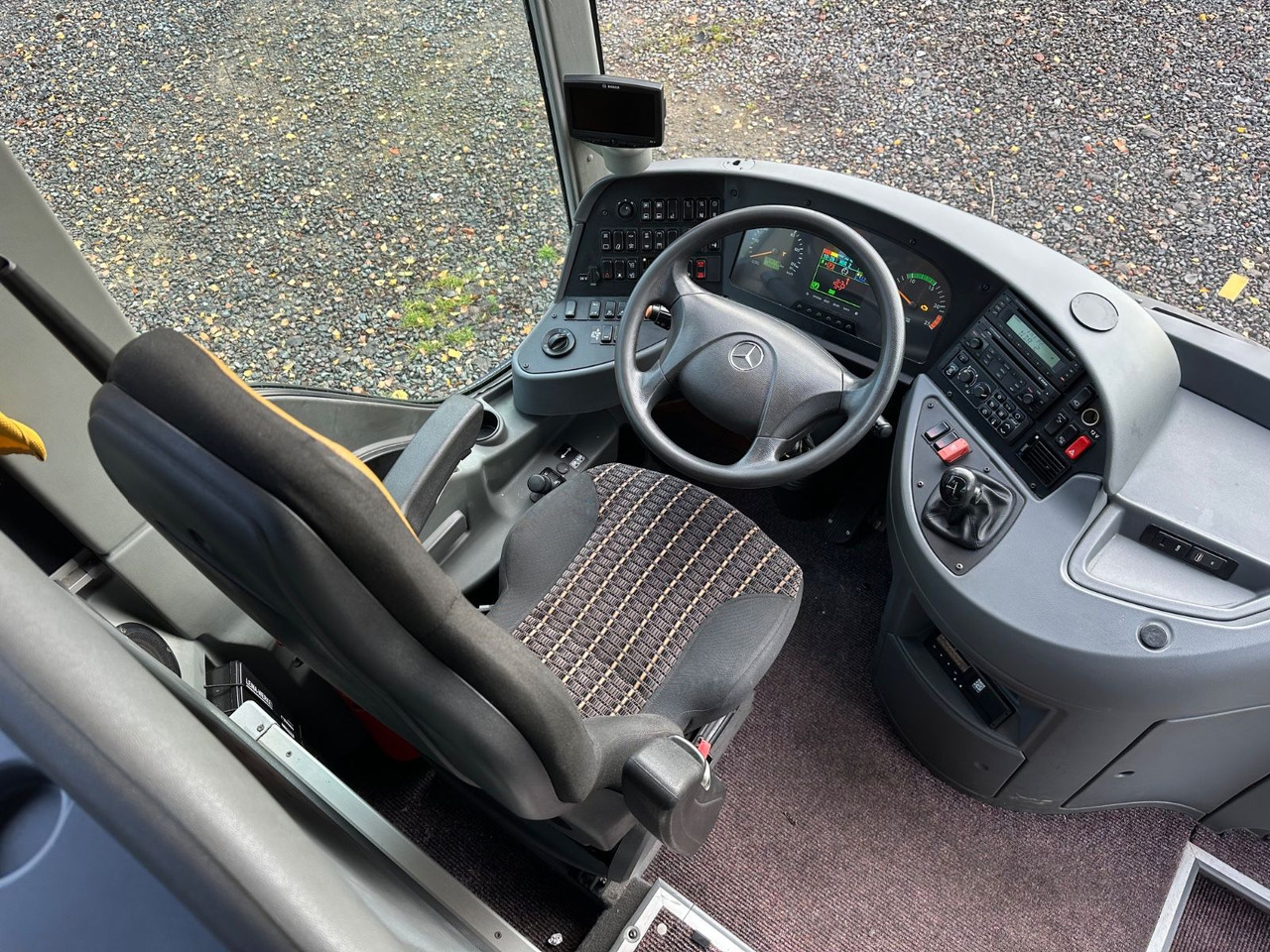 Mercedes-Benz Tourismo O350 17 RHD-L (59Sitze*DE*TOP) - Távolsági busz: 5 kép. Mercedes-Benz Tourismo O350 17 RHD-L (59Sitze*DE*TOP) - Távolsági busz: 5 kép.