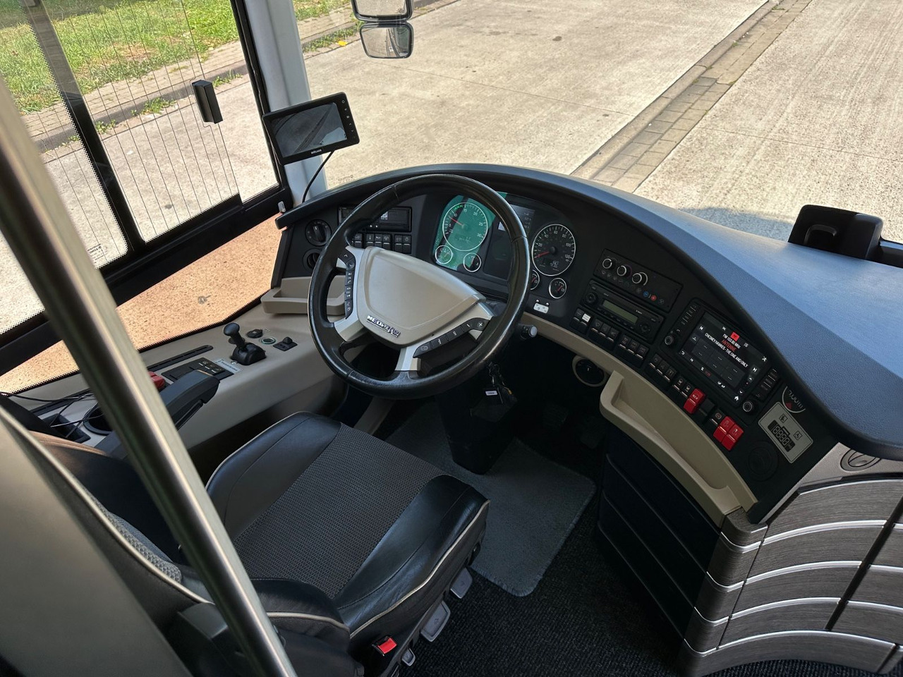 Neoplan P06 Skyliner L (83 Sitze*TOP*Motor Neu*Panorama) - Emeletes busz: 5 kép. Neoplan P06 Skyliner L (83 Sitze*TOP*Motor Neu*Panorama) - Emeletes busz: 5 kép.