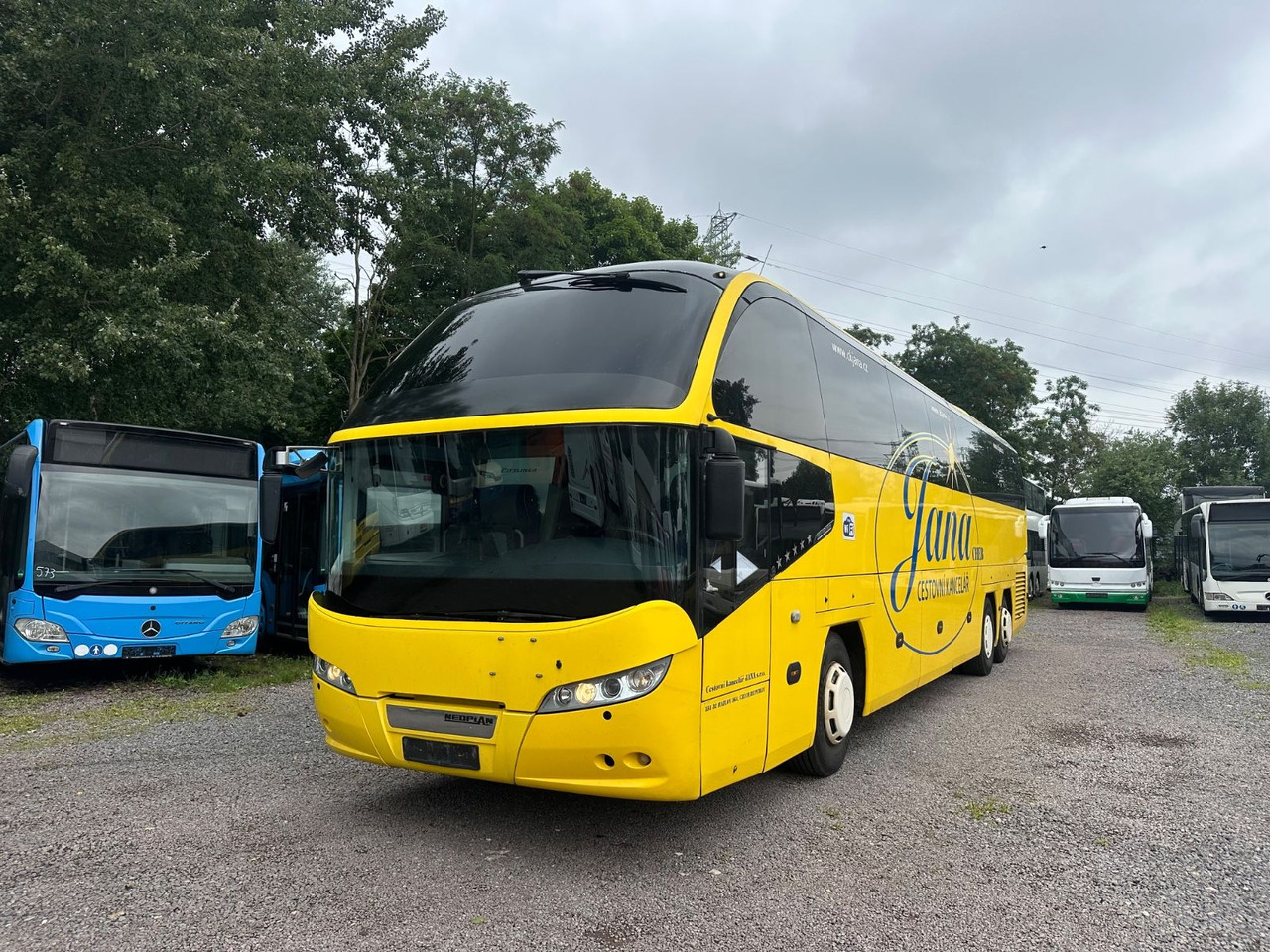 Neoplan P15 Cityliner Euro4*55 Sitze - Távolsági busz: 1 kép. Neoplan P15 Cityliner Euro4*55 Sitze - Távolsági busz: 1 kép.