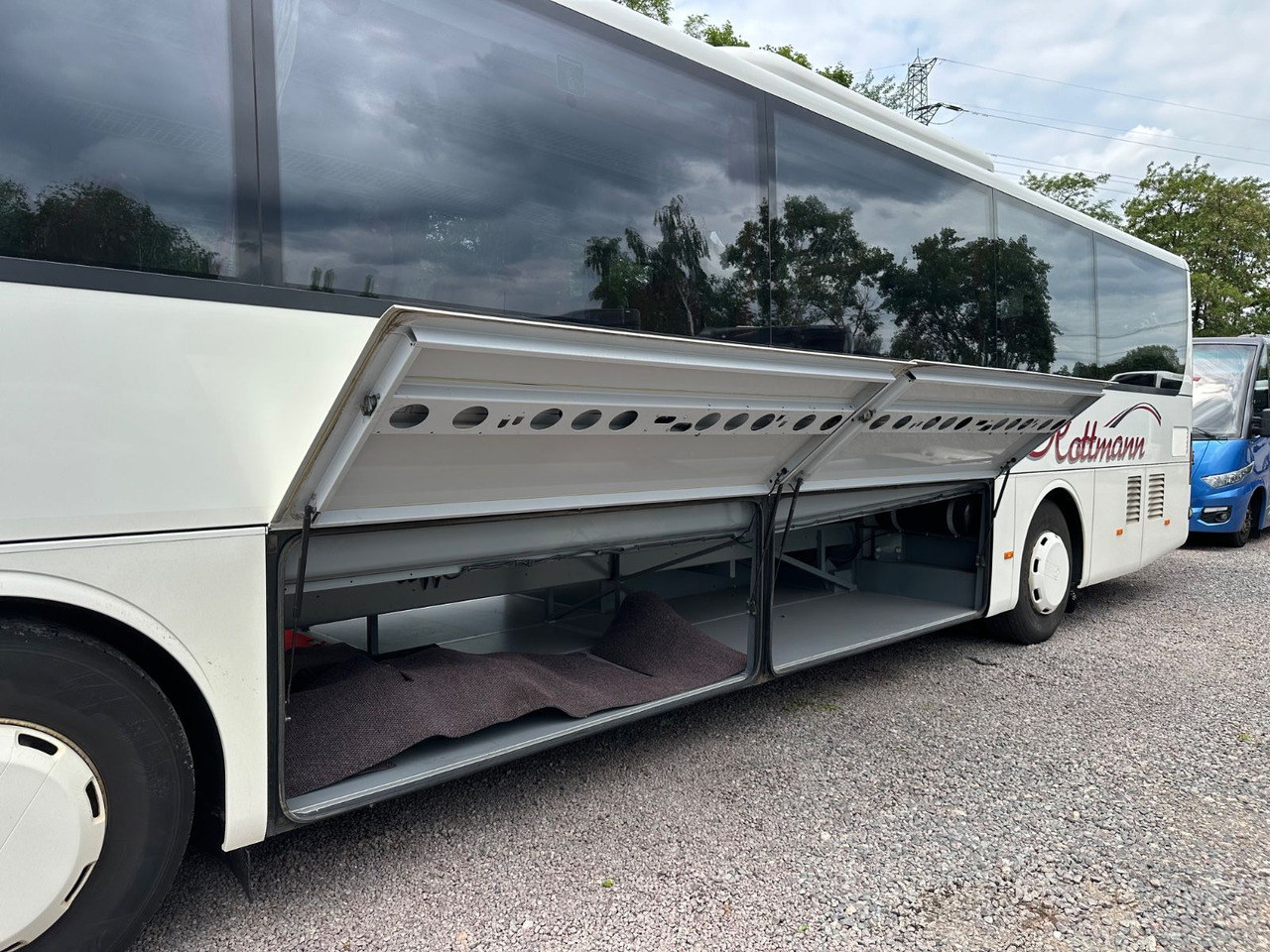 Setra S 415 UL Business (54 SchlafSitze*Klima)UL-GT - Helyközi busz: 4 kép. Setra S 415 UL Business (54 SchlafSitze*Klima)UL-GT - Helyközi busz: 4 kép.