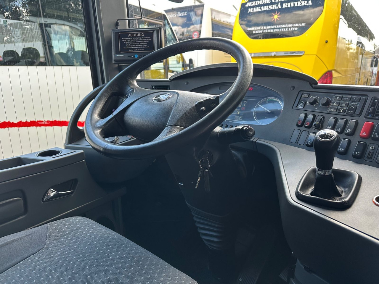 Setra S 431 DT (80Sitze*TOP*Euro 5*Panorama Dach) - Emeletes busz: 5 kép. Setra S 431 DT (80Sitze*TOP*Euro 5*Panorama Dach) - Emeletes busz: 5 kép.