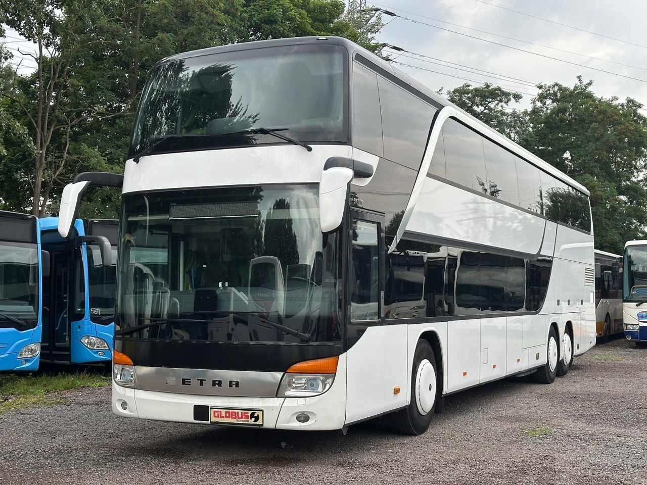 Setra S 431 DT (81 Sitze*TOP) - Emeletes busz: 2 kép. Setra S 431 DT (81 Sitze*TOP) - Emeletes busz: 2 kép.