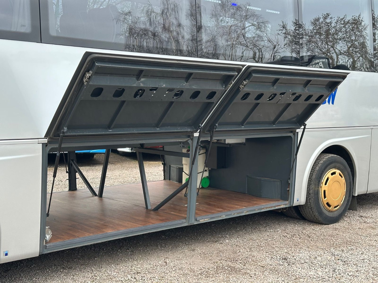 Temsa MD9 C (wenig Km*34 Sitze) - Távolsági busz: 4 kép. Temsa MD9 C (wenig Km*34 Sitze) - Távolsági busz: 4 kép.