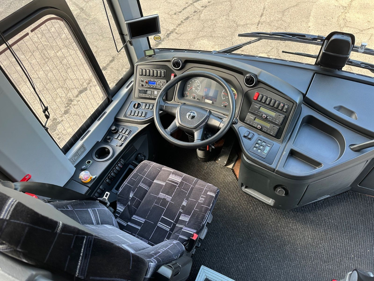 Temsa MD9 (wenig Km*WC*DE) O350-K / Tourino - Minibusz, Kisbusz: 5 kép. Temsa MD9 (wenig Km*WC*DE) O350-K / Tourino - Minibusz, Kisbusz: 5 kép.