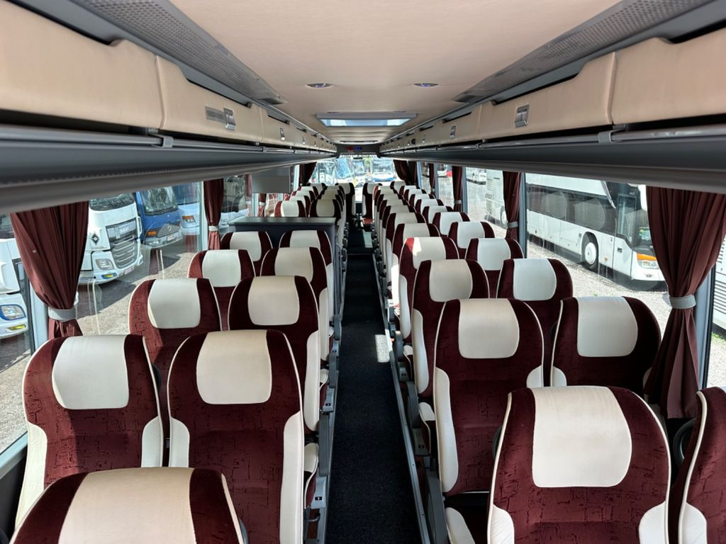 Vanhool T915 Alicron (Euro 5, Top) - Távolsági busz: 5 kép. Vanhool T915 Alicron (Euro 5, Top) - Távolsági busz: 5 kép.