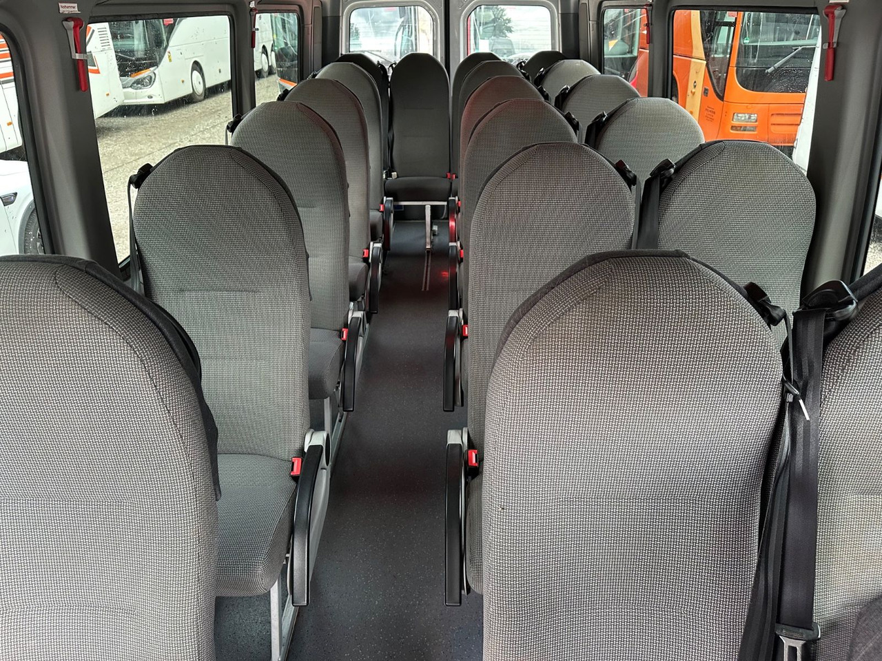Volkswagen Crafter (Klima*TOP) Sprinter 516 CDi - Minibusz, Kisbusz: 5 kép. Volkswagen Crafter (Klima*TOP) Sprinter 516 CDi - Minibusz, Kisbusz: 5 kép.
