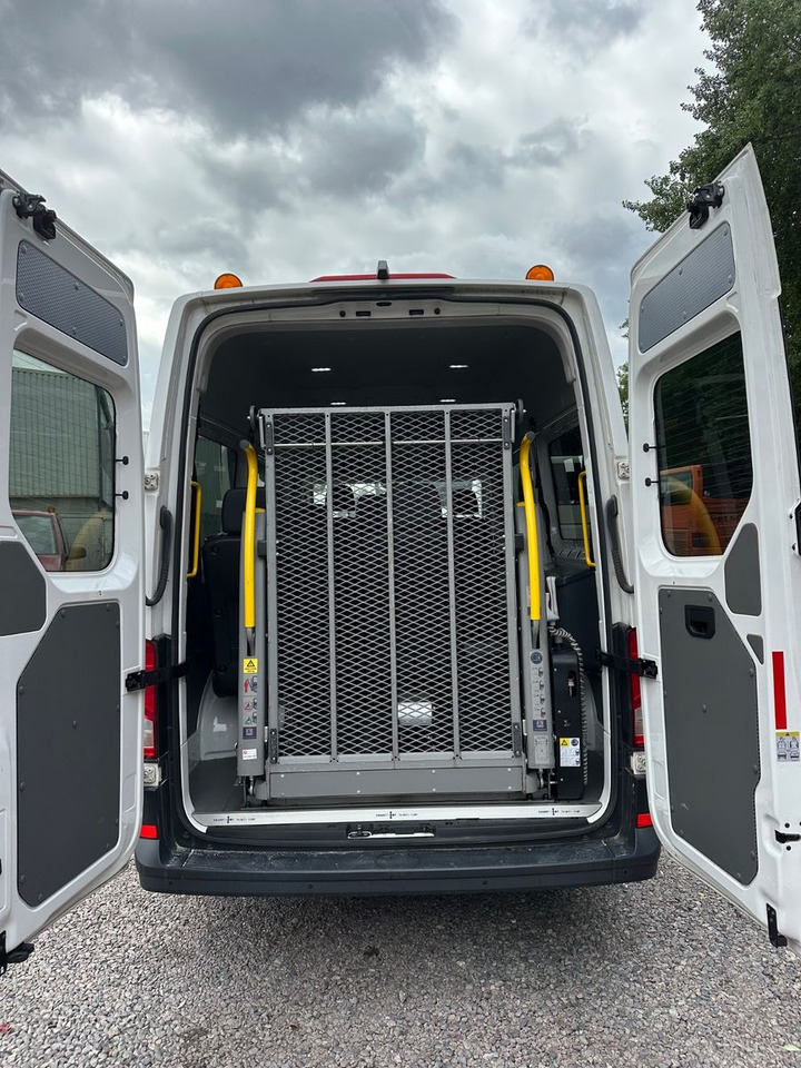 Volkswagen Crafter (PDC*StandHz.*Behinderten gerecht) - Kisbusz: 3 kép. Volkswagen Crafter (PDC*StandHz.*Behinderten gerecht) - Kisbusz: 3 kép.