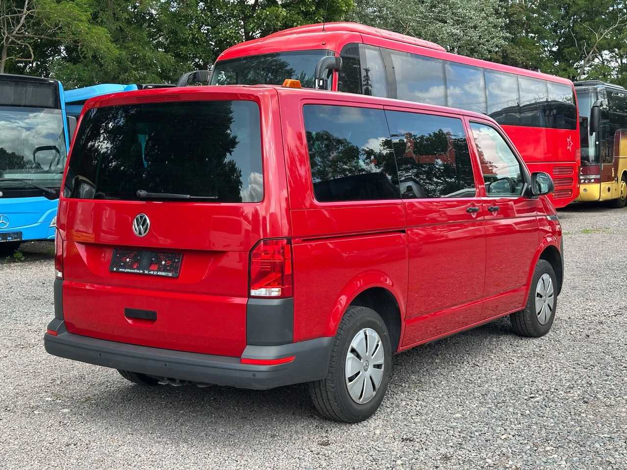 Kisbusz Volkswagen T6 Kombi (PDC Hi*ACC*StandHz*9 Sitzer*AC): 6 kép.