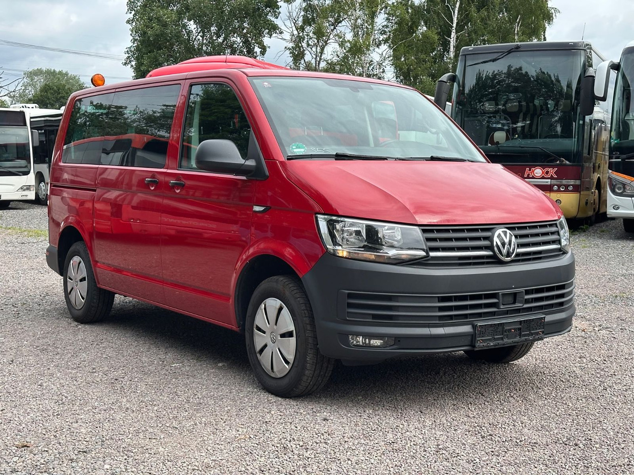 Volkswagen T6 Kombi (PDC Hi*ACC*StandHz*9 Sitzer*AC) - Kisbusz: 2 kép. Volkswagen T6 Kombi (PDC Hi*ACC*StandHz*9 Sitzer*AC) - Kisbusz: 2 kép.