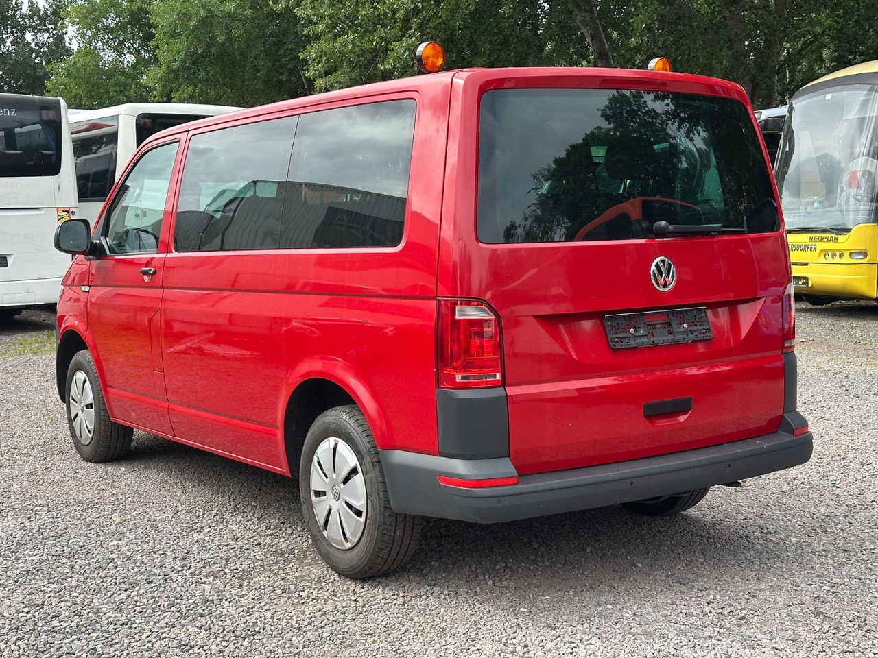 Volkswagen T6 Kombi (PDC Hi*ACC*StandHz*9 Sitzer*AC) - Kisbusz: 2 kép. Volkswagen T6 Kombi (PDC Hi*ACC*StandHz*9 Sitzer*AC) - Kisbusz: 2 kép.
