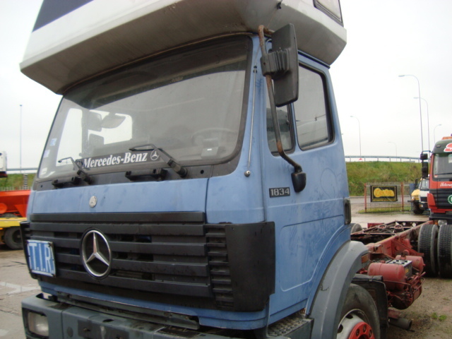 MERCEDES BENZ SK 1722 1824 1827 1831 1850 - Fülke: 3 kép. MERCEDES BENZ SK 1722 1824 1827 1831 1850 - Fülke: 3 kép.